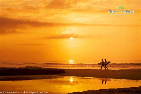 PRAIA BRAVA (ITAJAÍ): o que saber antes de ir, fotos .